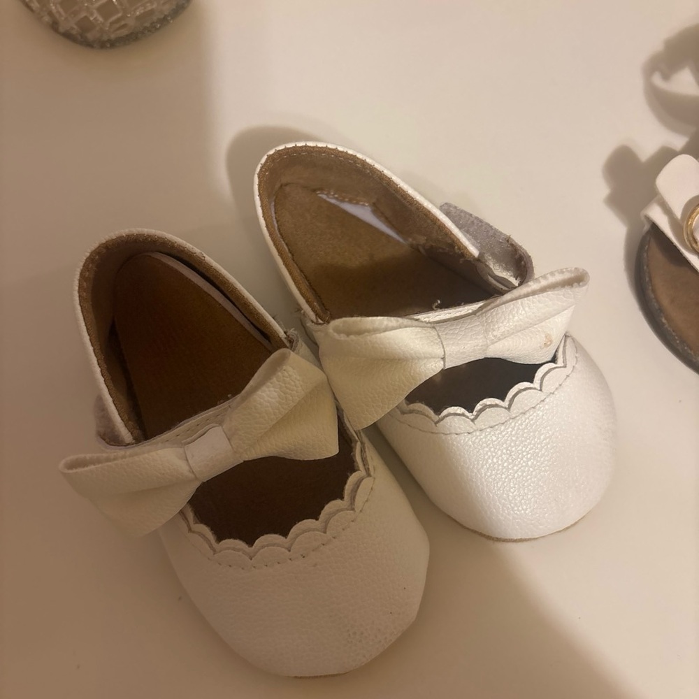 Source Unknown White Bow Mary Jane Baby Shoes